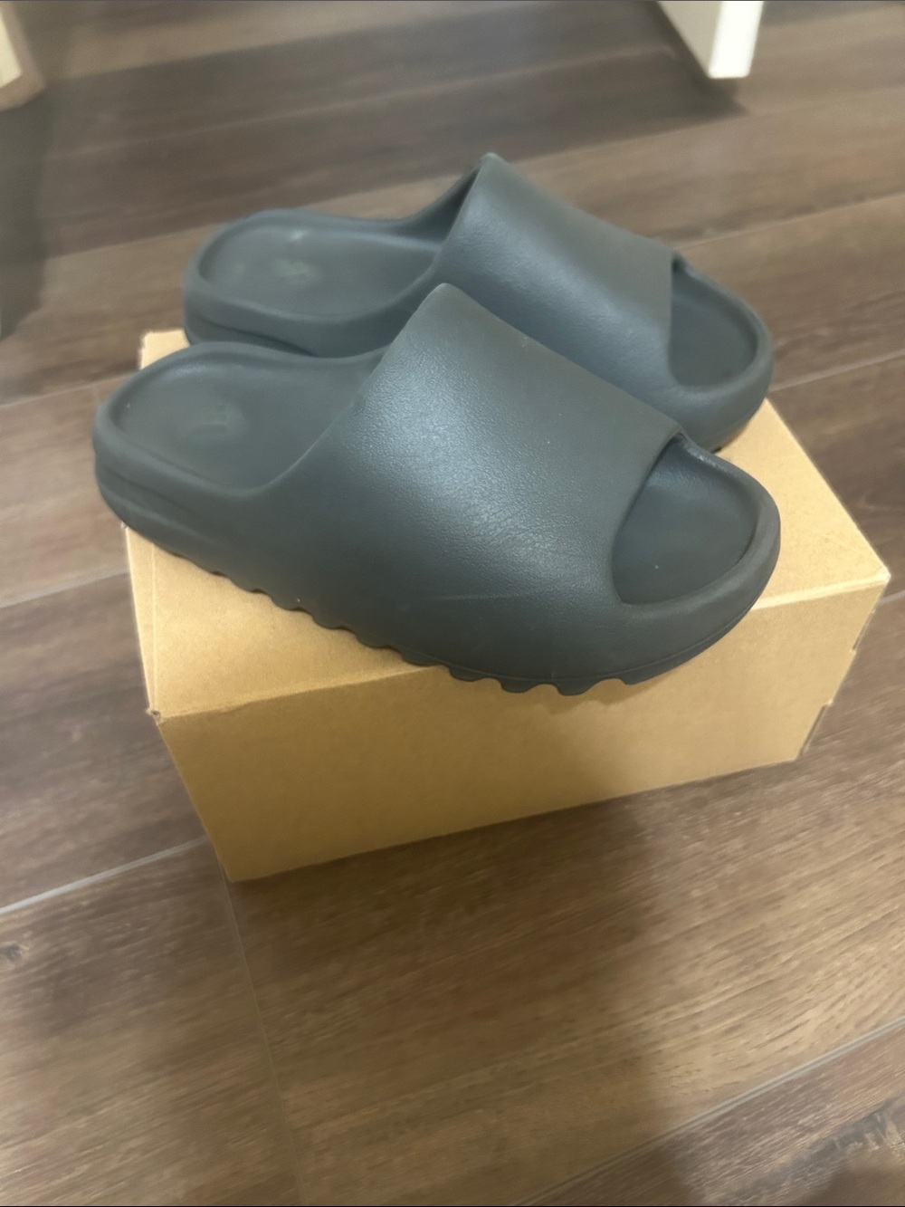 yeezy slides